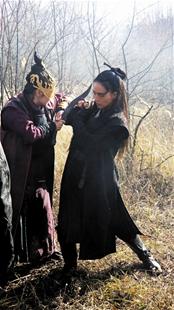 舒淇侠女扮相英姿飒爽被替身演员砍伤手落泪(图)