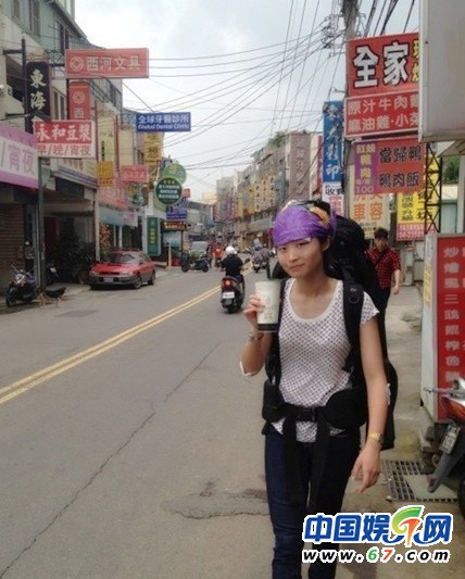 57岁敬一丹25岁女儿与外籍老公曝光 世界名校毕业才貌双全