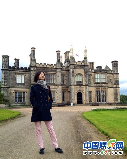 57岁敬一丹25岁女儿与外籍老公曝光 世界名校毕业才貌双全