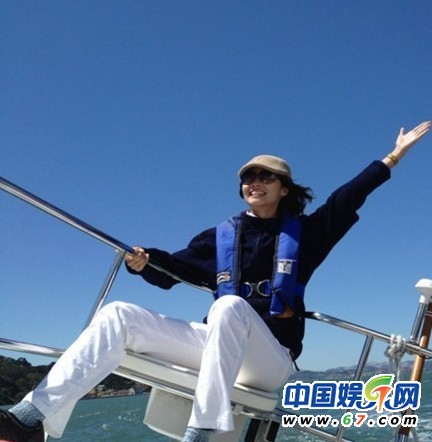 57岁敬一丹25岁女儿与外籍老公曝光 世界名校毕业才貌双全