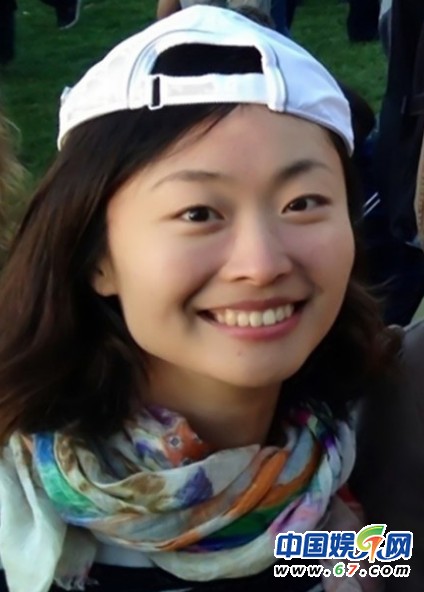 57岁敬一丹25岁女儿与外籍老公曝光 世界名校毕业才貌双全