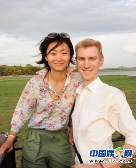 57岁敬一丹25岁女儿与外籍老公曝光 世界名校毕业才貌双全