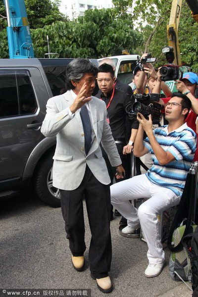 郭晶晶、霍启刚注册结婚 郭晶晶父母现身吴敏霞领衔伴娘团