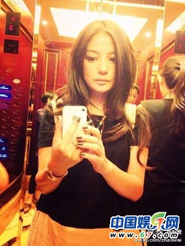 赵薇老公黄有龙首曝爱妻私房美照 网友调侃：家有仙妻终难藏