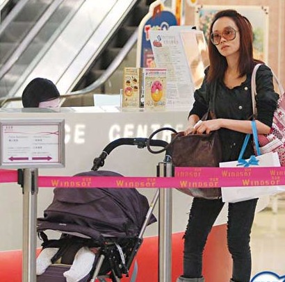 女星未婚生子隐情：梁洛施豪门梦碎 吴君至今无名份