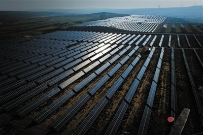 美国终裁对华光伏产品征高额关税 中方强烈反对