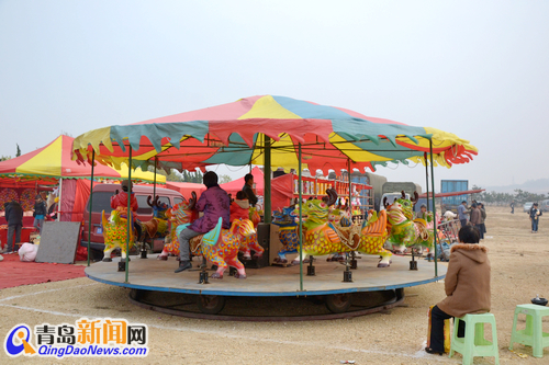 红岛青云宫庙会一天引客上万人 小吃云集