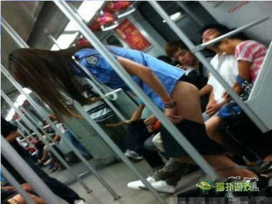 地铁奇葩乘客大集锦 毁市容啊