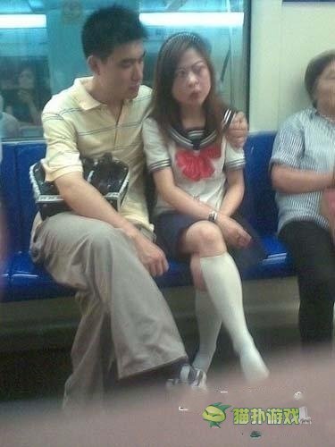 地铁奇葩乘客大集锦 毁市容啊