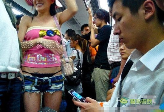 地铁奇葩乘客大集锦 毁市容啊