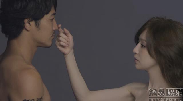 王心凌一年半后再发MV 半裸上阵紧贴半裸型男大尺度诱惑