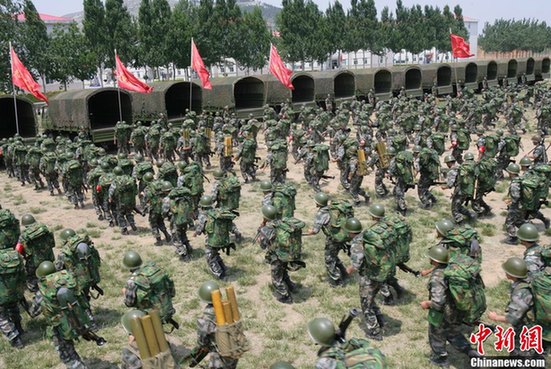 济南军区集团军进行战备训练