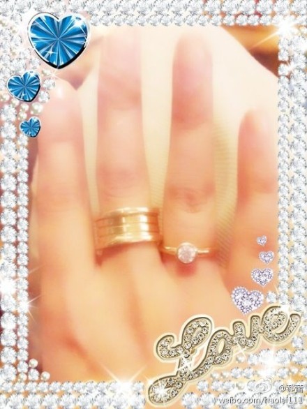 网友：俩戴在一起好粗俗