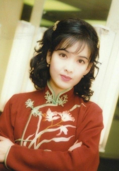 赵雅芝汤唯等众一线女星演绎旗袍风情 旗袍造型是惨是美众说纷纭