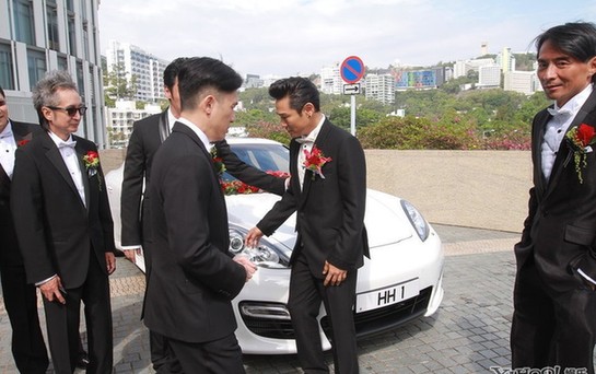 杜德伟大婚气势不输晶刚