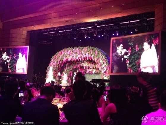 郭晶晶霍启刚婚宴内场曝光