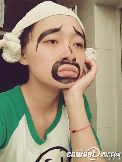 网络红人盘点 鬼脸妹子犯二走红