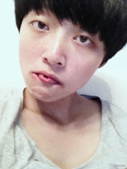 网络红人盘点 鬼脸妹子犯二走红