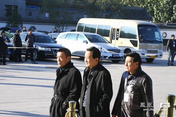 李默然追悼会北京八宝山举行 戴玉强李金斗阎肃等素装到场