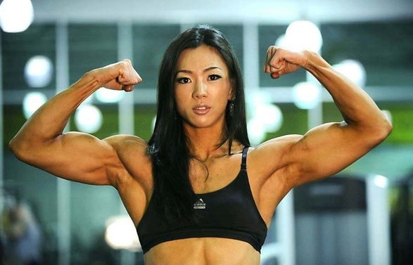 女子萝莉面孔猛男身板