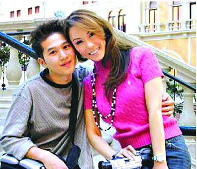 揭变性艺人不为人知的辛酸往事