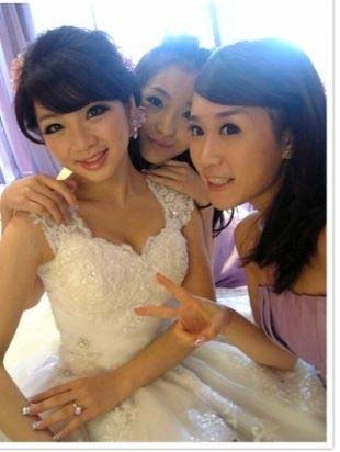 扒明星婚礼上的那些抢镜的伴娘