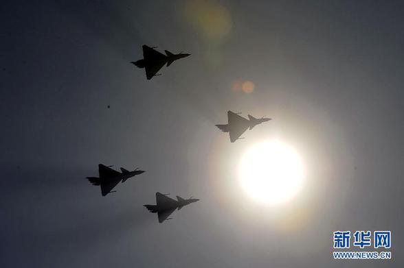 （珠海航展）（3）第九届中国国际航空航天博览会在珠海开幕 