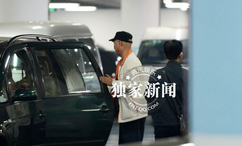 秦海璐王新军离京 出游提前度“蜜月”