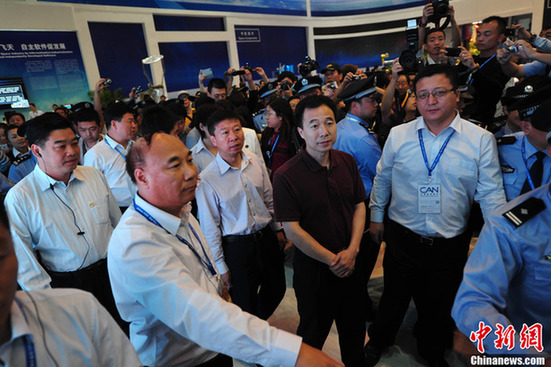 中国空军精彩表演惊艳航展