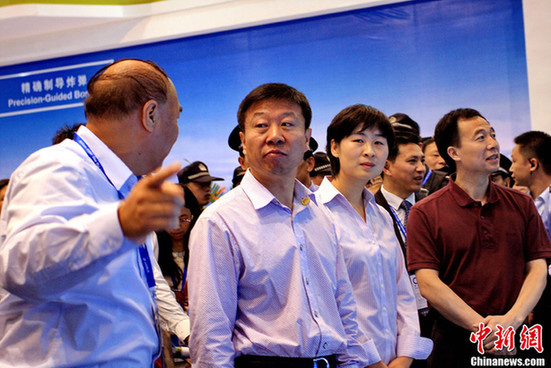 中国空军精彩表演惊艳航展