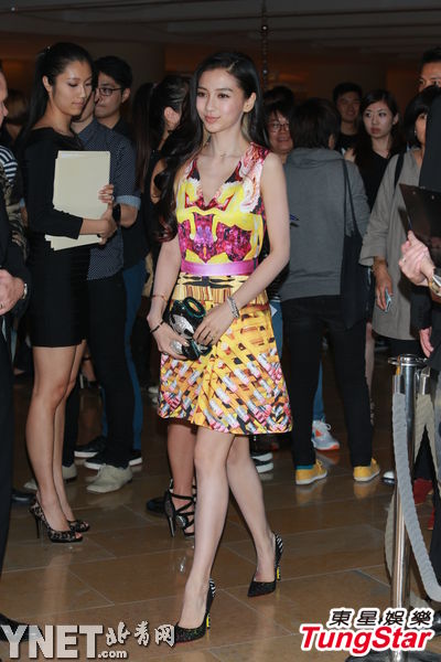 Angelababy美艳亮相