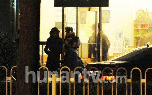 黄晓明Baby相携离去