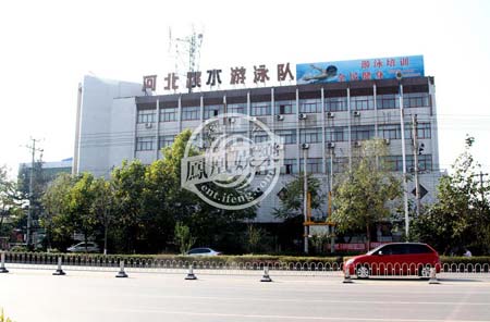 郭晶晶祖屋被拆祖坟荒芜 曾低调返乡祭祖立碑(组图)