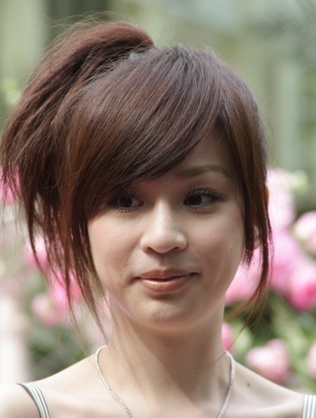 图揭女星整容失败肿脸真相