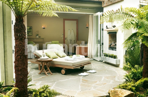 姚晨微博晒大婚酒店绝美湖景照 要办奢华婚礼