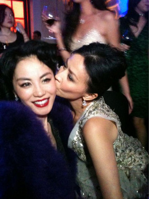 明星拍激凸照庆生 真变态