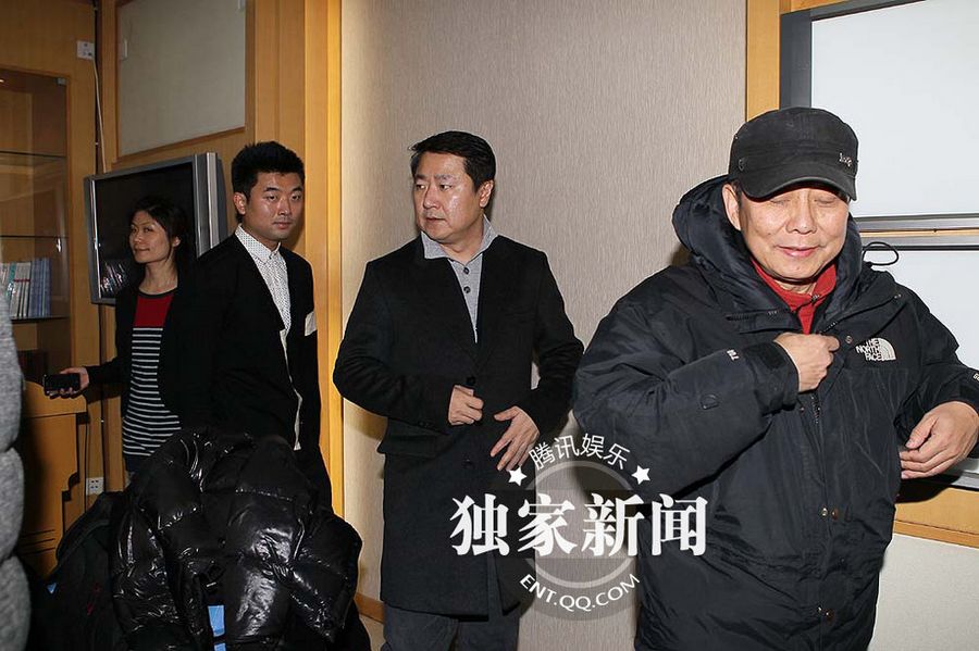 黄晓明三米高坠地粉碎性骨折