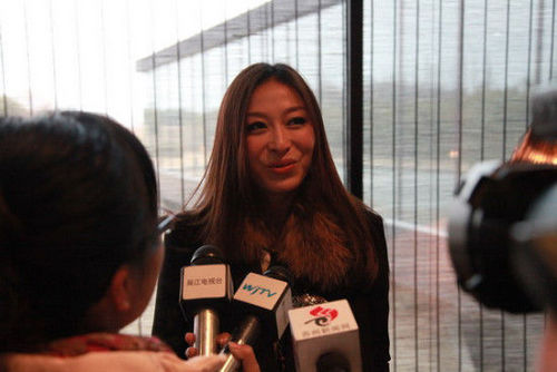 舒高与艺术家米丘结婚 结束13年爱情长跑