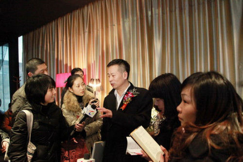 舒高与艺术家米丘结婚 结束13年爱情长跑