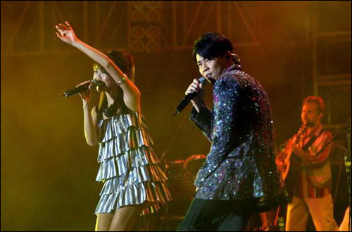 雷人明星到处有 随时都能惊到你