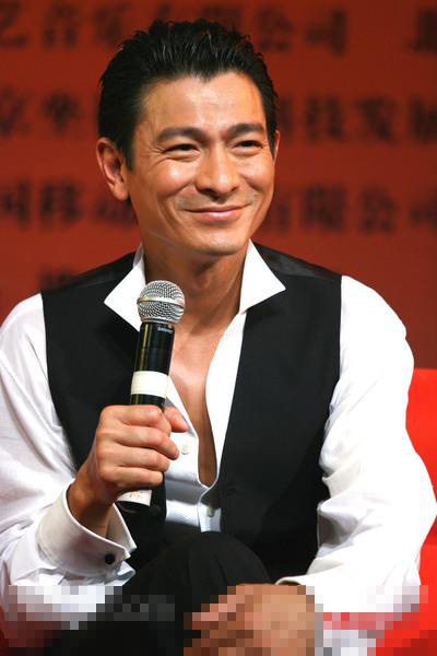 雷人明星到处有 随时都能惊到你