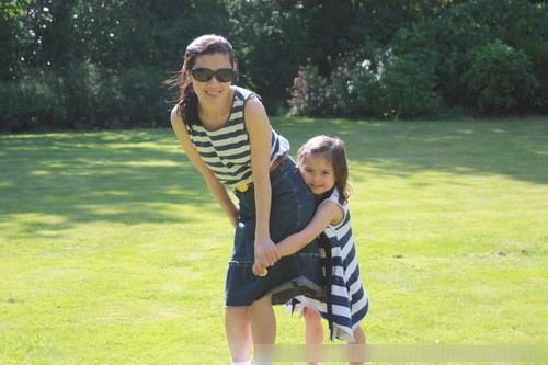 央视主播姜丰混血儿女被赞最美星二代