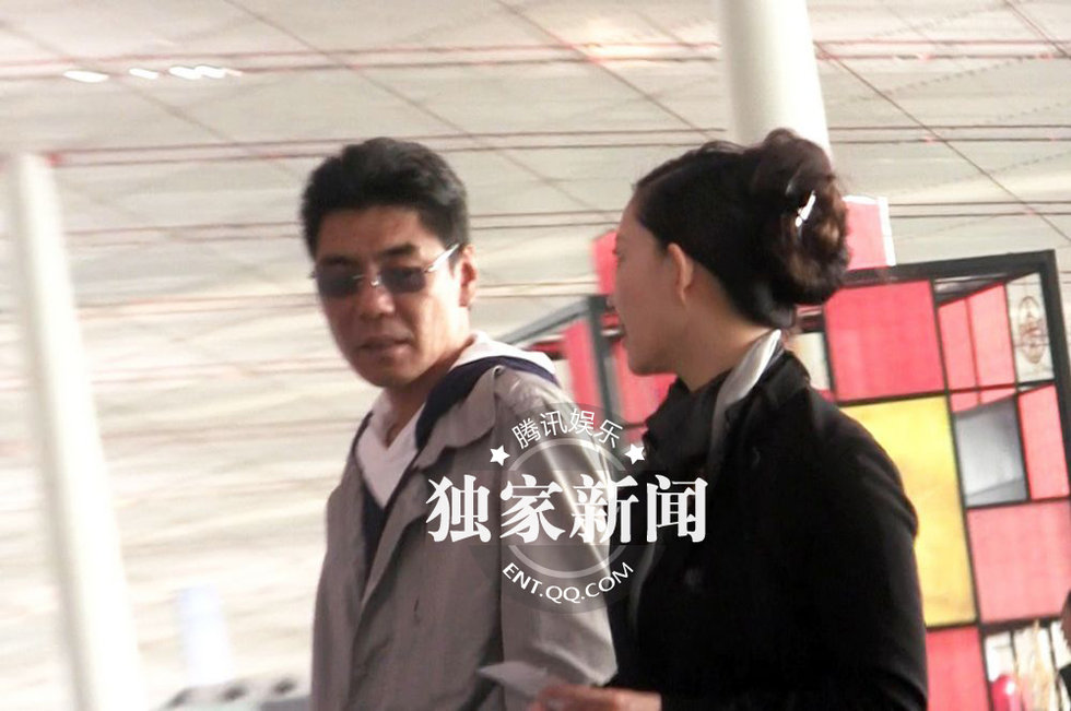 屠洪刚夫妇离京 第三任太太貌似方舒