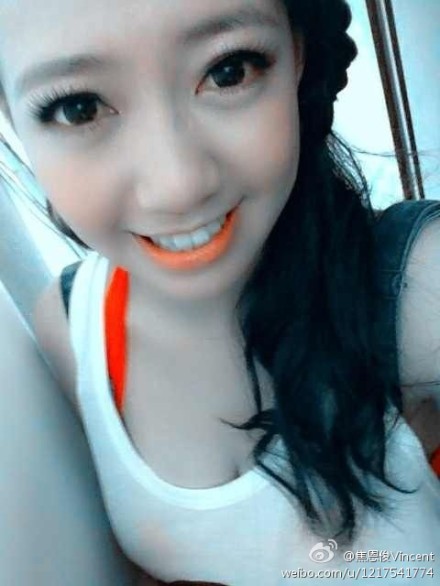 “小李飞刀”焦恩俊为大女儿焦曼婷拉票 大量私房照曝光