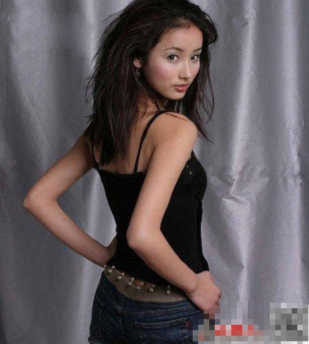 “小李飞刀”焦恩俊为大女儿焦曼婷拉票 大量私房照曝光