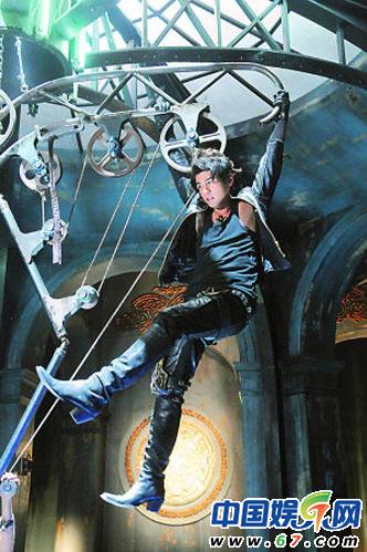 周杰伦炸伤屁股