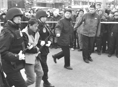 震惊哈尔滨市的两起楼道杀害女性案犯罪嫌疑人杨炳彦落网了。