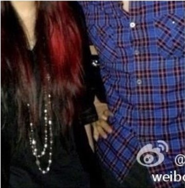 网友曝王力宏李云迪牵手照