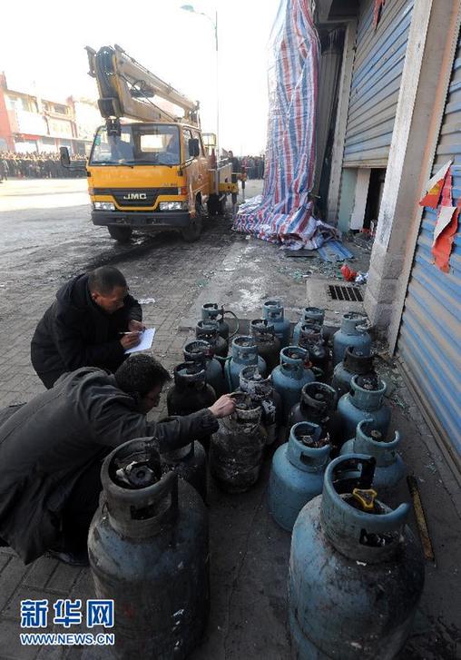 （新华调查·图文互动）（2）火锅店变“祸锅店” 液化气罐成焦点