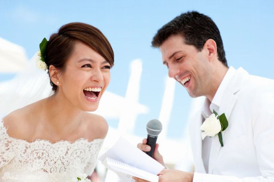 梁咏琪庆纪念日海量婚礼照曝光 重温甜蜜浪漫时刻